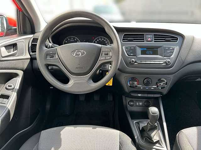 Hyundai i20 Select+KLIMA+ALARM+USB+8-fach