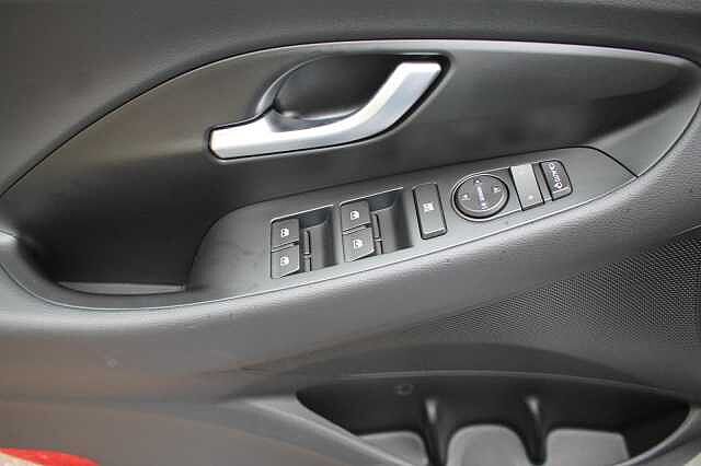 Hyundai i30cw cw 1.4 TGDi 7DCT YES! NAVI/KAMERA/SHZ/EINPARKHILFE