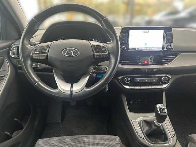 Hyundai i30 1.4  Trend  +Tempo+Klima+SHZ+SpurH+Bluetooth