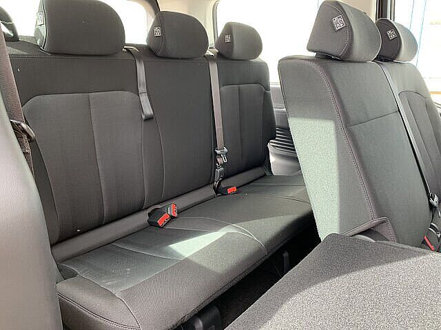 Hyundai STARIA 9-Sitzer 2.2 CRDi TREND