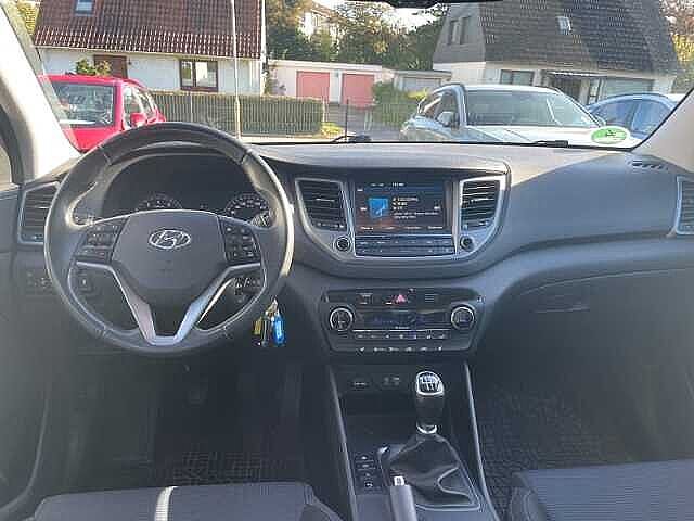 Hyundai TUCSON 1.6 Intro Navi Rückfahrkamera Allwetterr. AHK