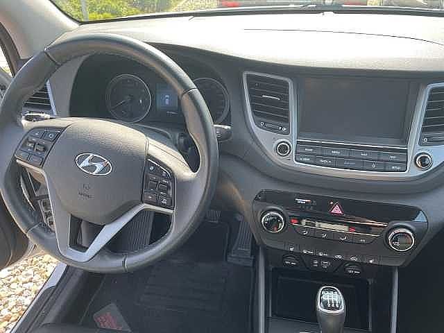 Hyundai TUCSON 1.6 NAVI Klima Rückfahrkamera