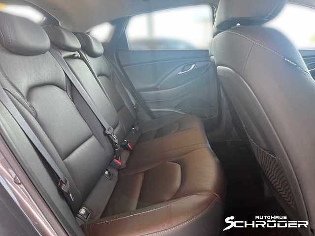 Hyundai i30 Fastback Fastback 1.6 CRDI 7-DCT Premium Navigations-
